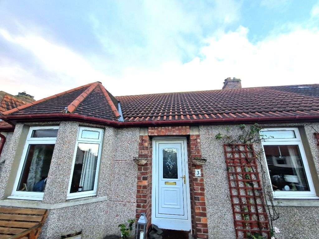 2 bed bungalow to rent in South Crescent, Prestonpans, East Lothian