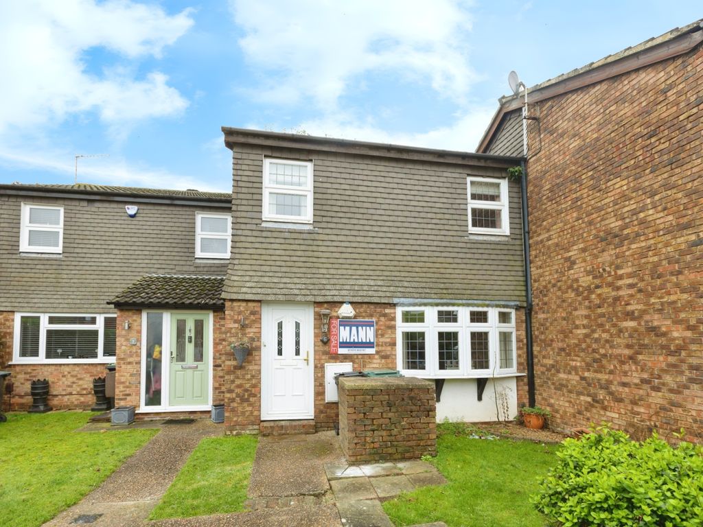 3 bed terraced house for sale in The Glades, Gravesend, Gravesham DA12