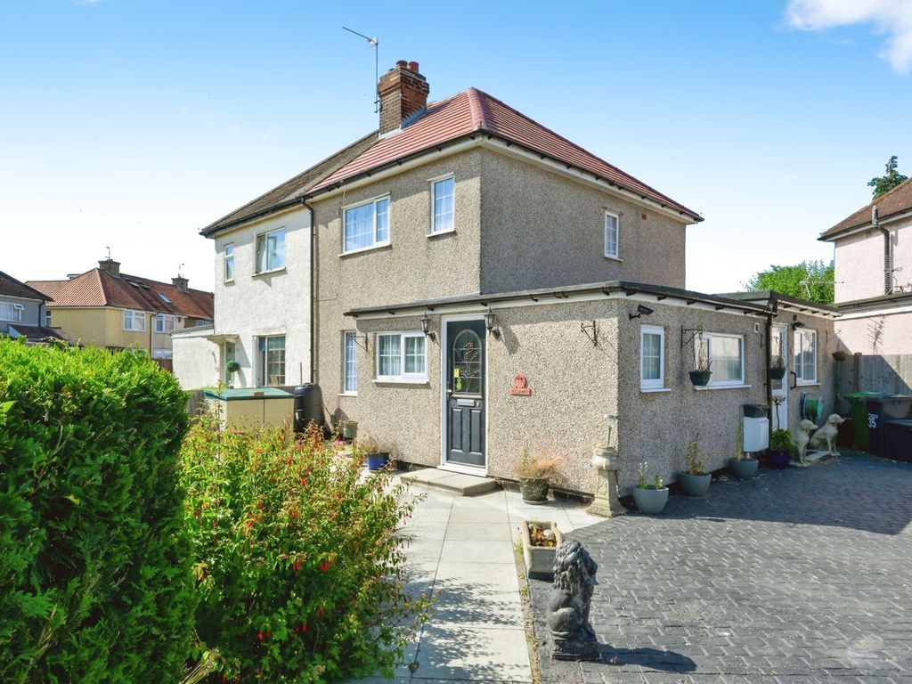 3 bed semidetached house for sale in Stortford Road, Hoddesdon EN11, £400,000 Zoopla