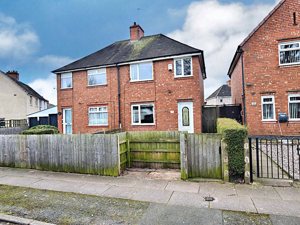 3 bed semidetached house for sale in Pinners Croft, Upper Stoke