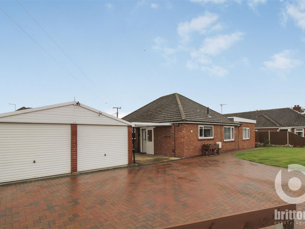4 bed detached bungalow for sale in Hall Lane, West Winch, King's Lynn