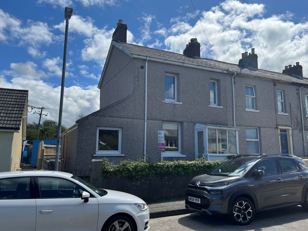 2 bed end terrace house for sale in 49 Trevithick Road, Pool, Redruth