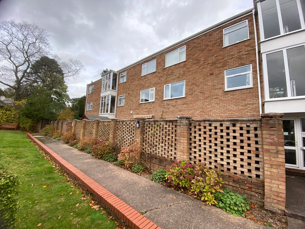 2 bed flat to rent in Thornhill Road, Streetly, Sutton Coldfield B74
