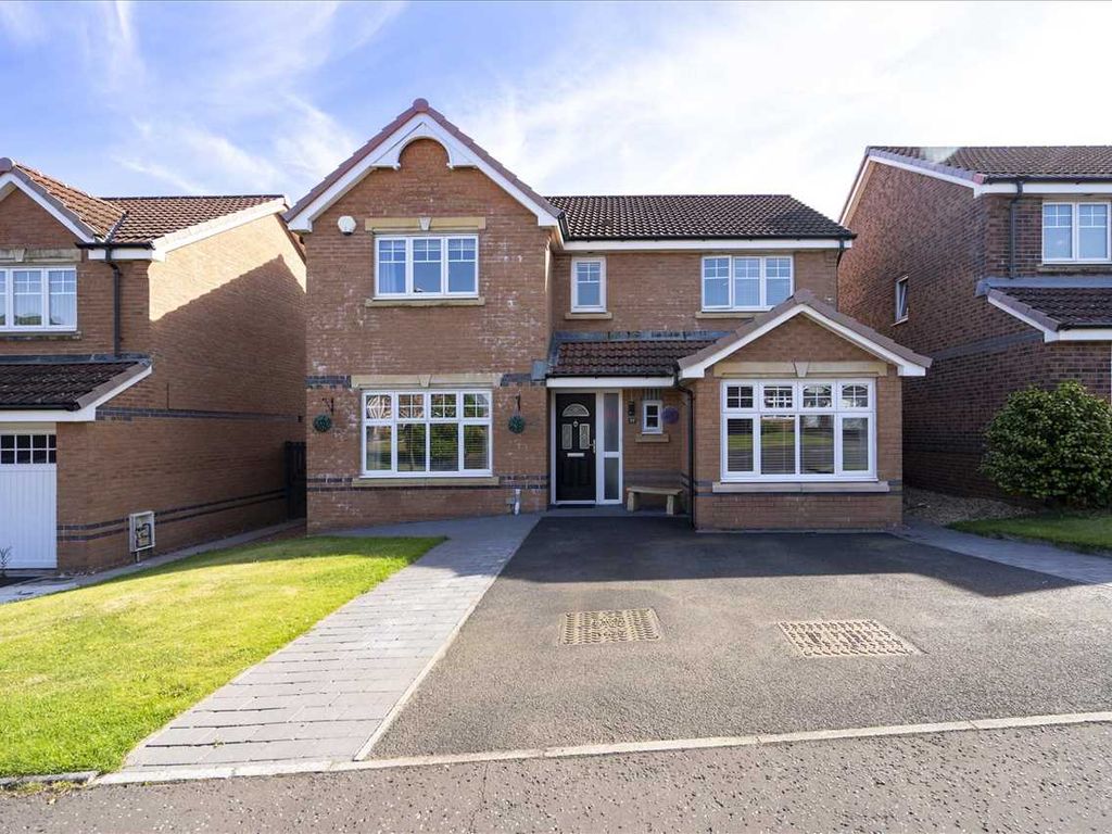 4 bed detached house for sale in Wallace Brae Drive, Reddingmuirhead