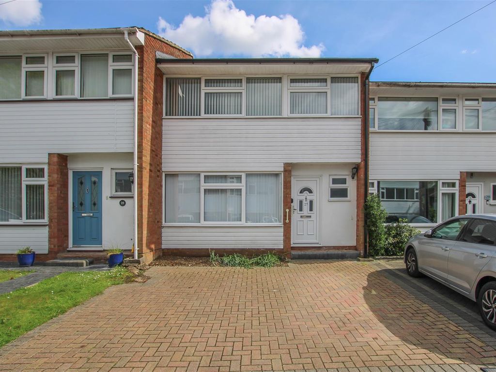 3 bed terraced house for sale in River Road, Brentwood CM14, £425,000