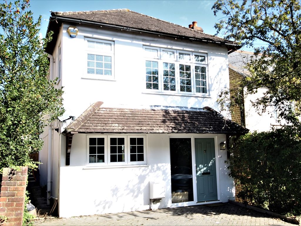 3 bed detached house for sale in Orchard Grove, Chalfont St Peter SL9