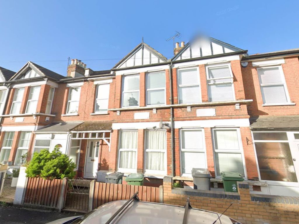 1 bed flat to rent in Connaught Road, Chingford, London E4 Zoopla