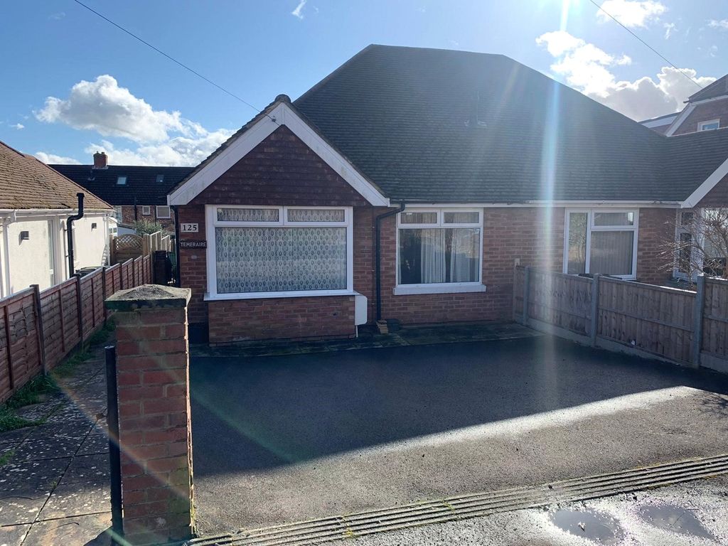 2 bed bungalow for sale in Newbolt Road, Portsmouth, Hampshire PO6 Zoopla
