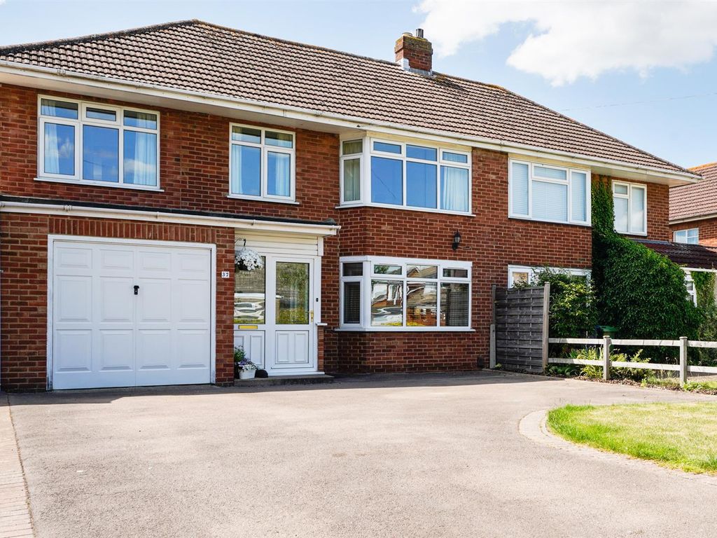 4 bed semidetached house for sale in Court Road, Brockworth