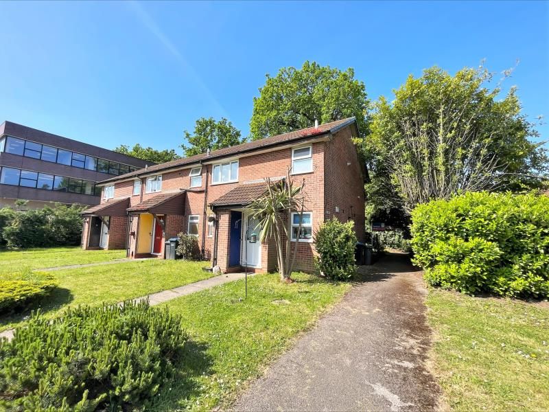 1 bed to rent in Princess Marys Road, Addlestone KT15 Zoopla