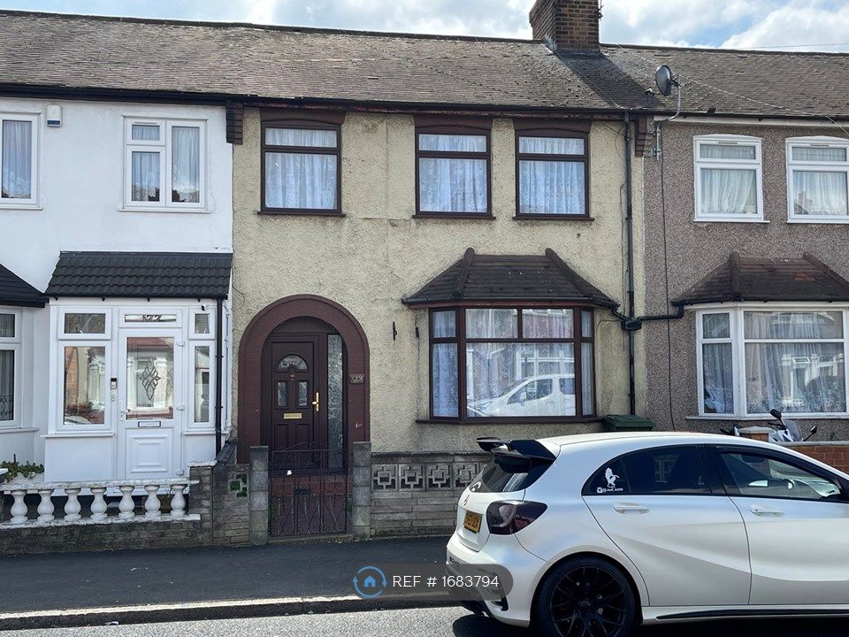3 bed terraced house to rent in Roman Road, London E6 Zoopla