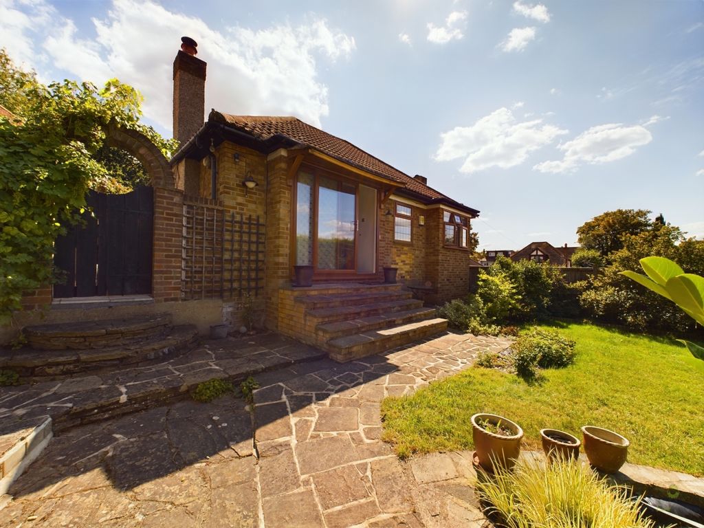 2 bed bungalow for sale in Robin Hood Lane, Bexleyheath, Kent DA6, £