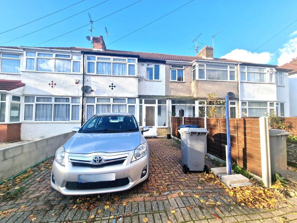 3 bed terraced house for sale in De Havilland Road, Edgware HA8, £