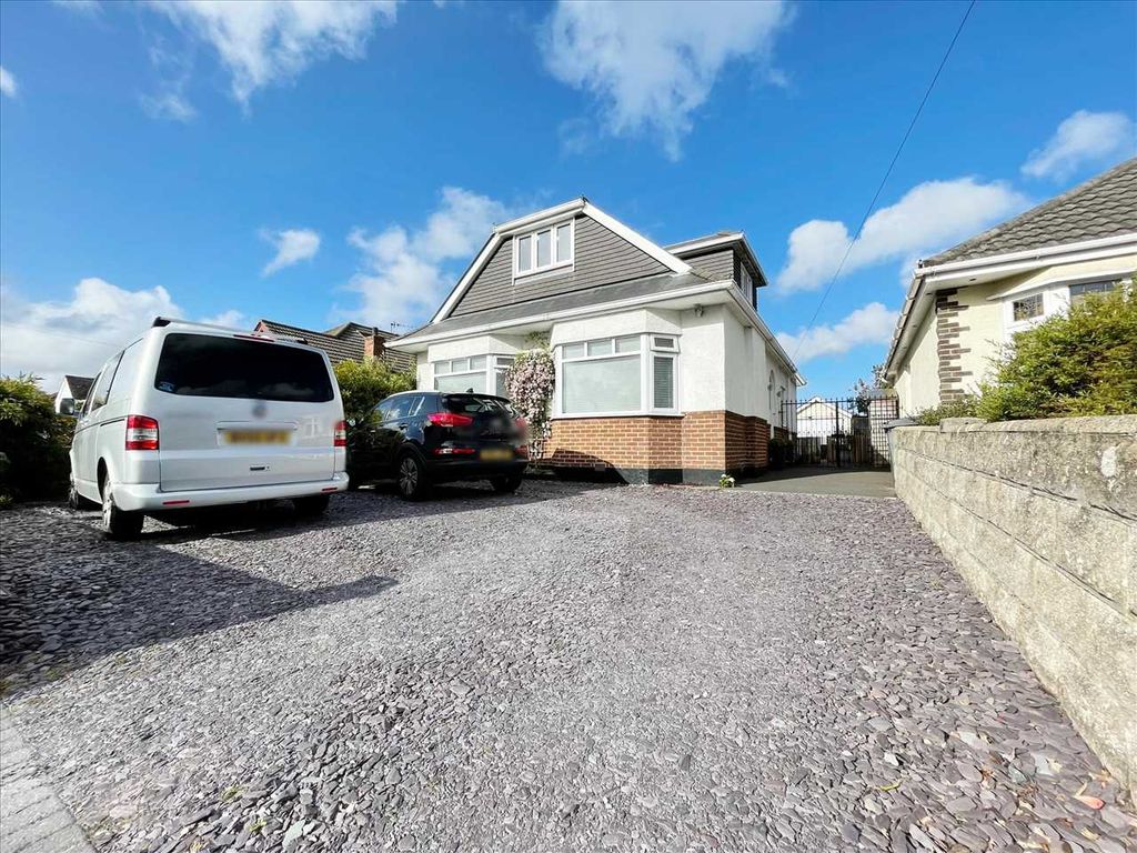 4 bed bungalow for sale in Hill View Road, Ensbury Park, Bournemouth