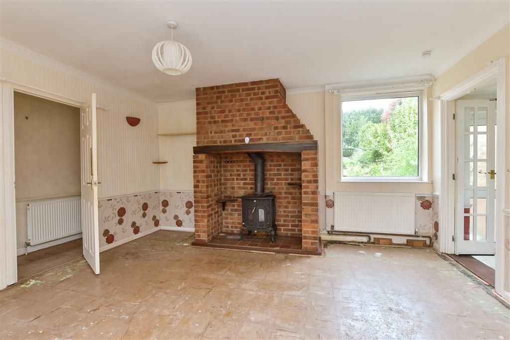 3 bed detached bungalow for sale in Medway, Crowborough, East Sussex