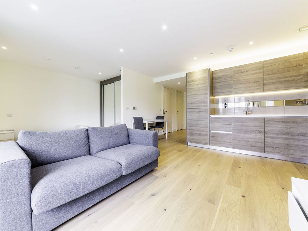 Studio to rent in Judde House, Duke Of Wellington Avenue, Woolwich