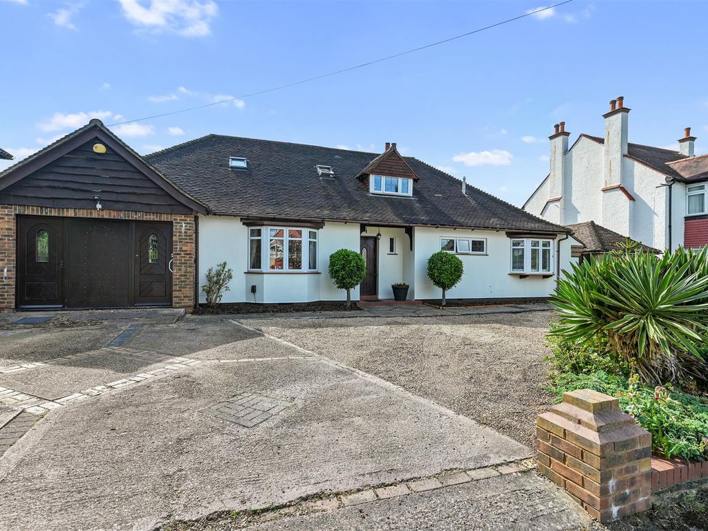 5 bed detached house for sale in Upland Road, Sutton SM2, £1,100,000