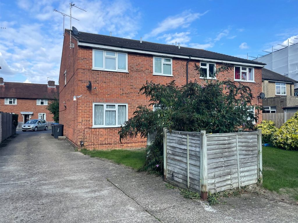 1 bed flat for sale in Staines, Surrey TW18 Zoopla