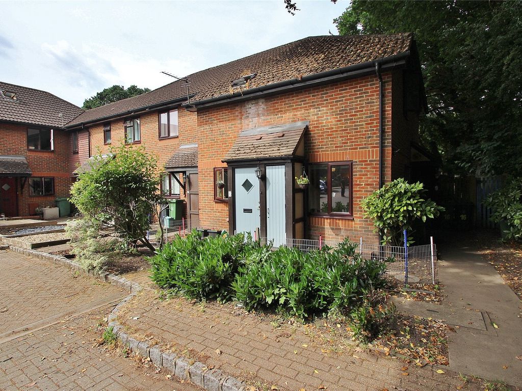 1 bed end terrace house for sale in Chobham, Woking, Surrey GU24 Zoopla