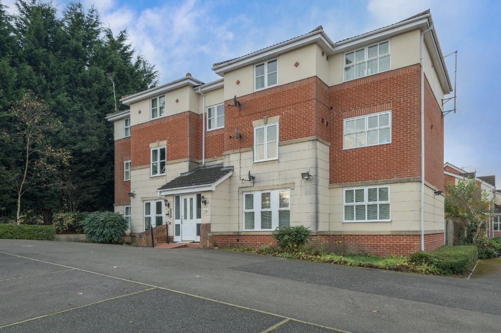 2 bed flat to rent in Tanglewood, Leeds LS11, £795 pcm Zoopla