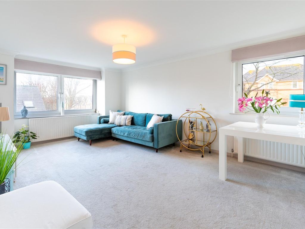 3 bed flat to rent in West View, The Drive, Hove BN3, £2,100 pcm Zoopla