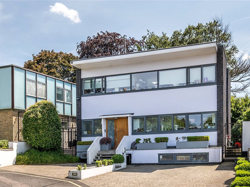 5 bed detached house for sale in Golders Park Close, London NW11, £