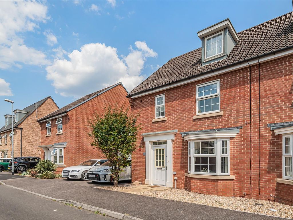 4 bed semidetached house for sale in Collett Road, Norton Fitzwarren