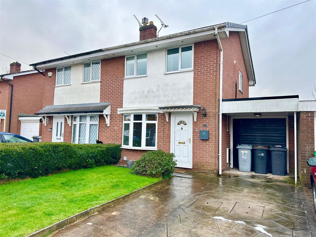 3 bed semidetached house for sale in Wessex Close, Shavington