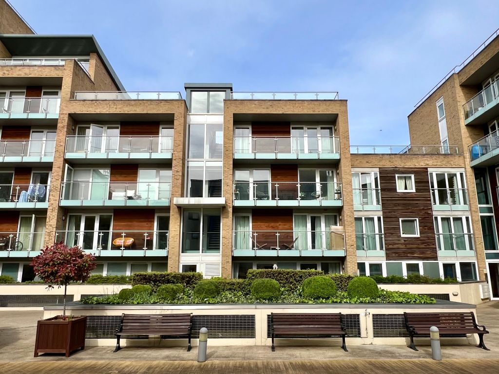 New home, 1 bed flat for sale in Viridian Apartments, Battersea Power