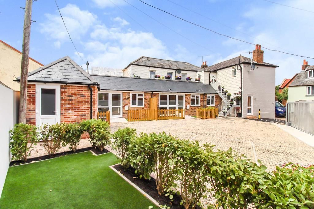 2 bed flat for sale in Orchard Street, Blandford Forum DT11 Zoopla