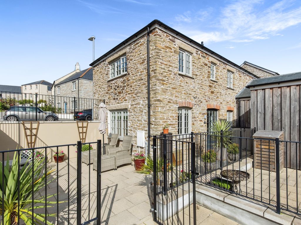 2 bed barn conversion for sale in Manor Farm Road, Duporth, St. Austell