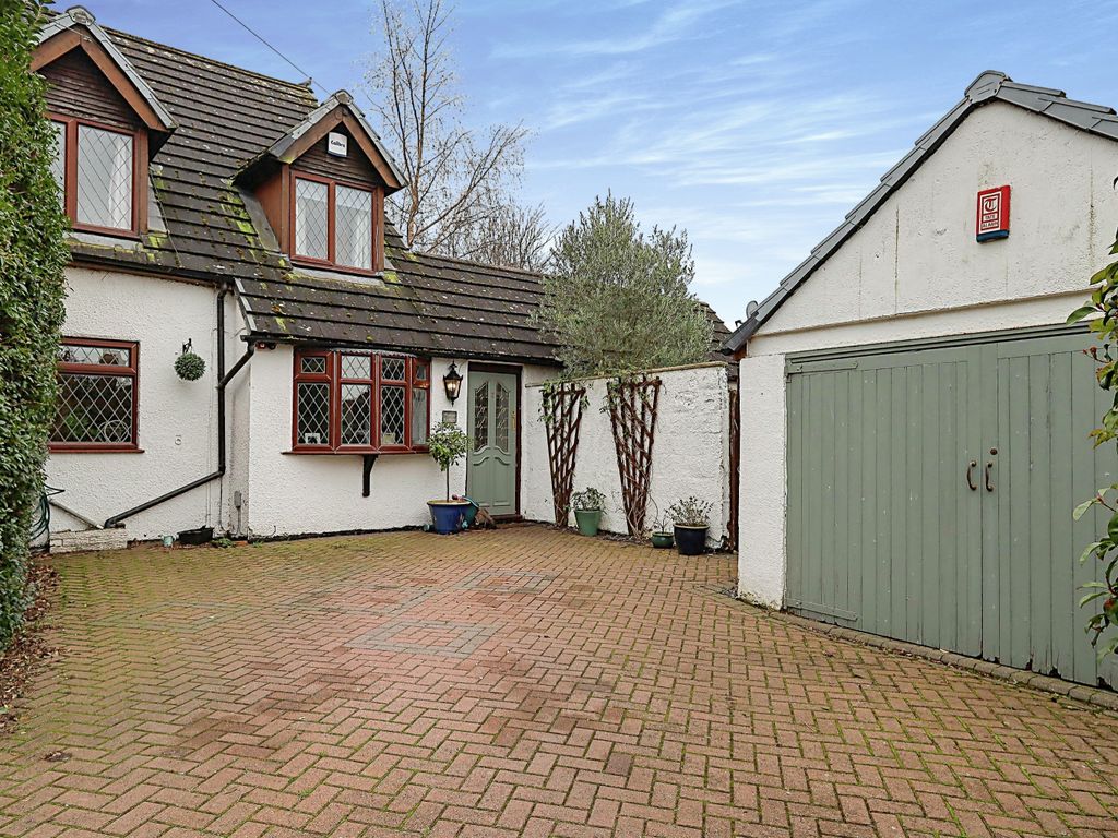 3 bed detached house for sale in Maxstoke Lane, Coleshill, Birmingham