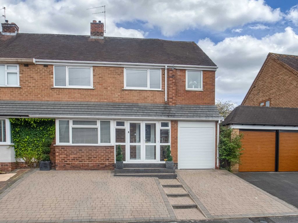 5 bed semidetached house for sale in Bredon View, Redditch