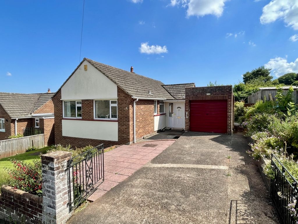3 bed bungalow for sale in Croft Chase, St Thomas EX4, £375,000 Zoopla