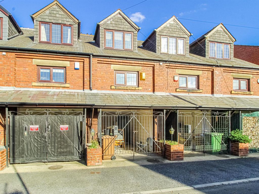 2 bed town house for sale in Chapel Mews, Edward Street, Altofts WF6