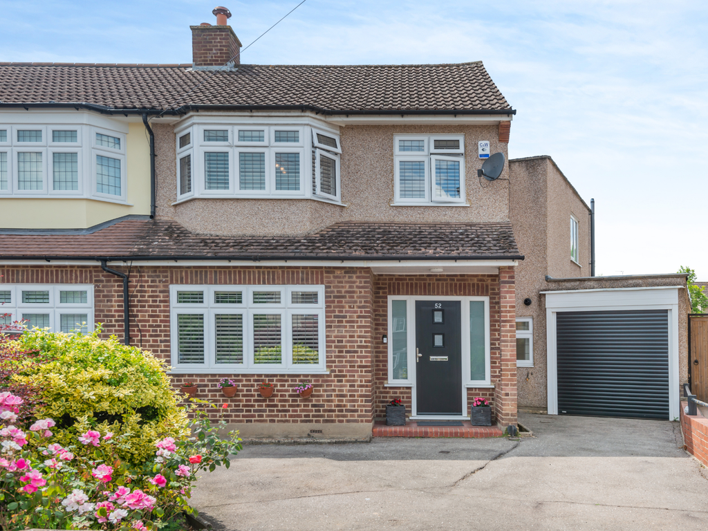 4 bed semidetached house for sale in Trafalgar Avenue, Broxbourne