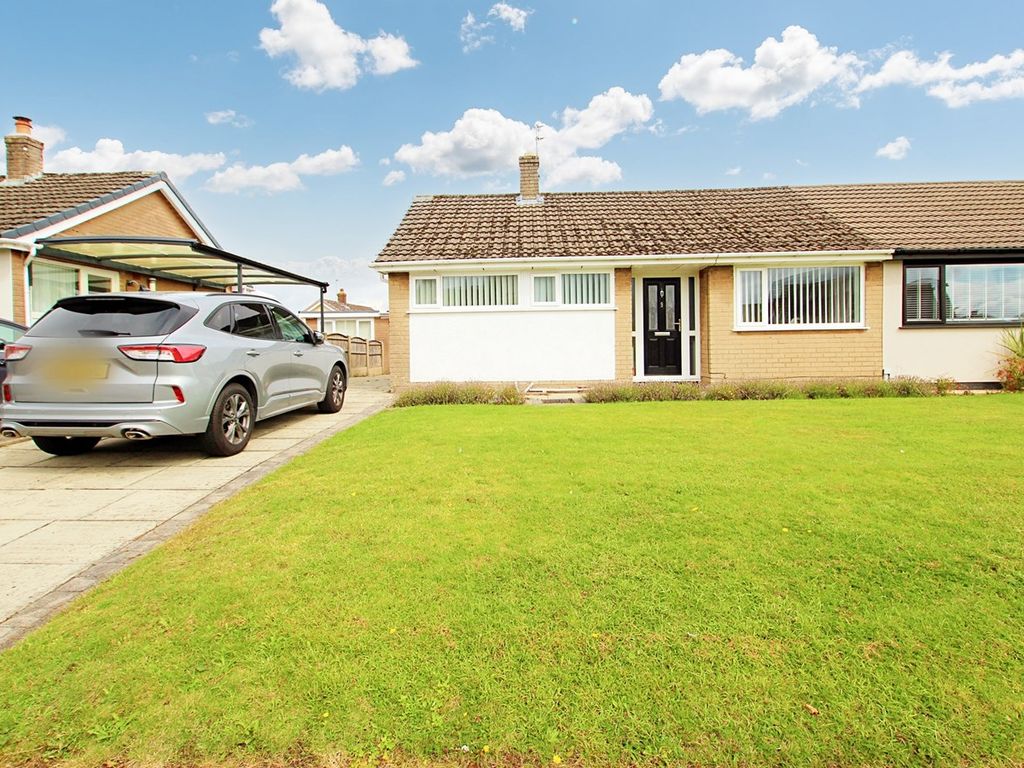 2 bed semidetached bungalow for sale in Trent Road, Billinge, Wigan