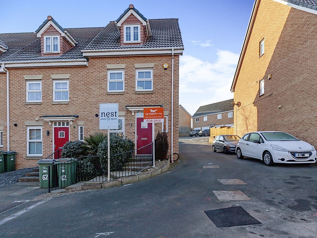 3 bed town house for sale in Tuffleys Way, Braunstone, Leicester LE3