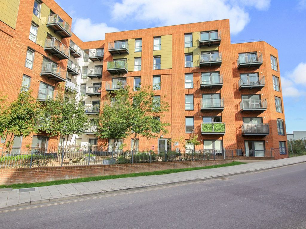2 bed flat for sale in Keel Road, Woolston SO19, £180,000 Zoopla