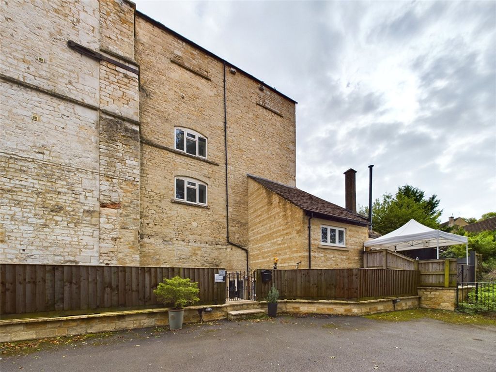 2 bed flat for sale in Mill Lane, Avening, Tetbury, Gloucestershire GL8