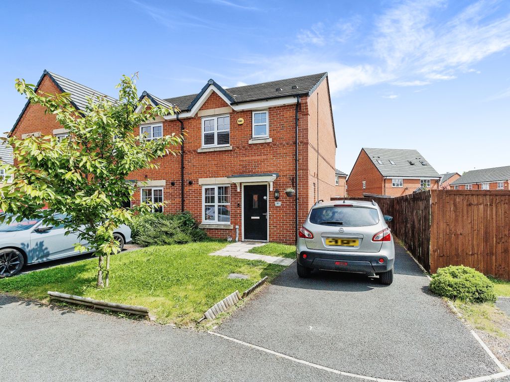 3 bed semidetached house for sale in Woodhouses Avenue, Audenshaw