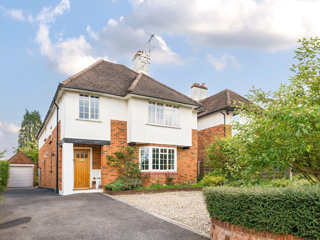 4 bed detached house for sale in Tilford Road, Farnham, Surrey GU9, £