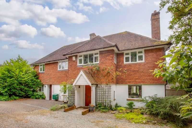5 bed detached house for sale in Amersham Road, High HP13, £