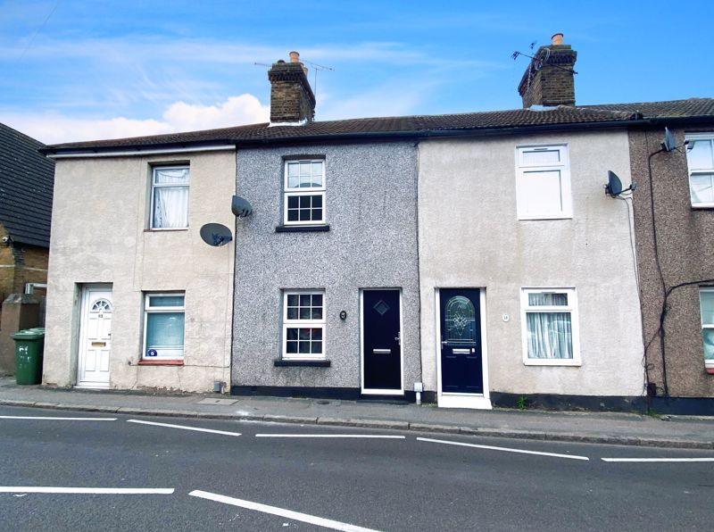 2 bed terraced house for sale in High Street, Aveley, South Ockendon