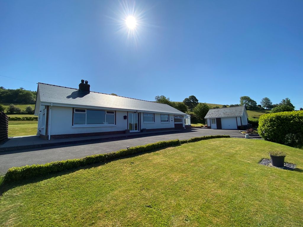 Land for sale in Llanwnnen, Lampeter SA48 Zoopla