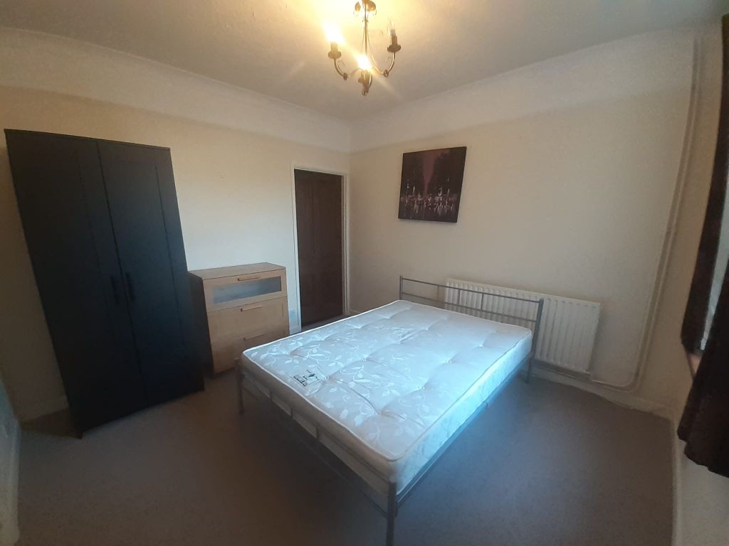 Room to rent in Queens Road, Gosport PO12, £475 pcm Zoopla