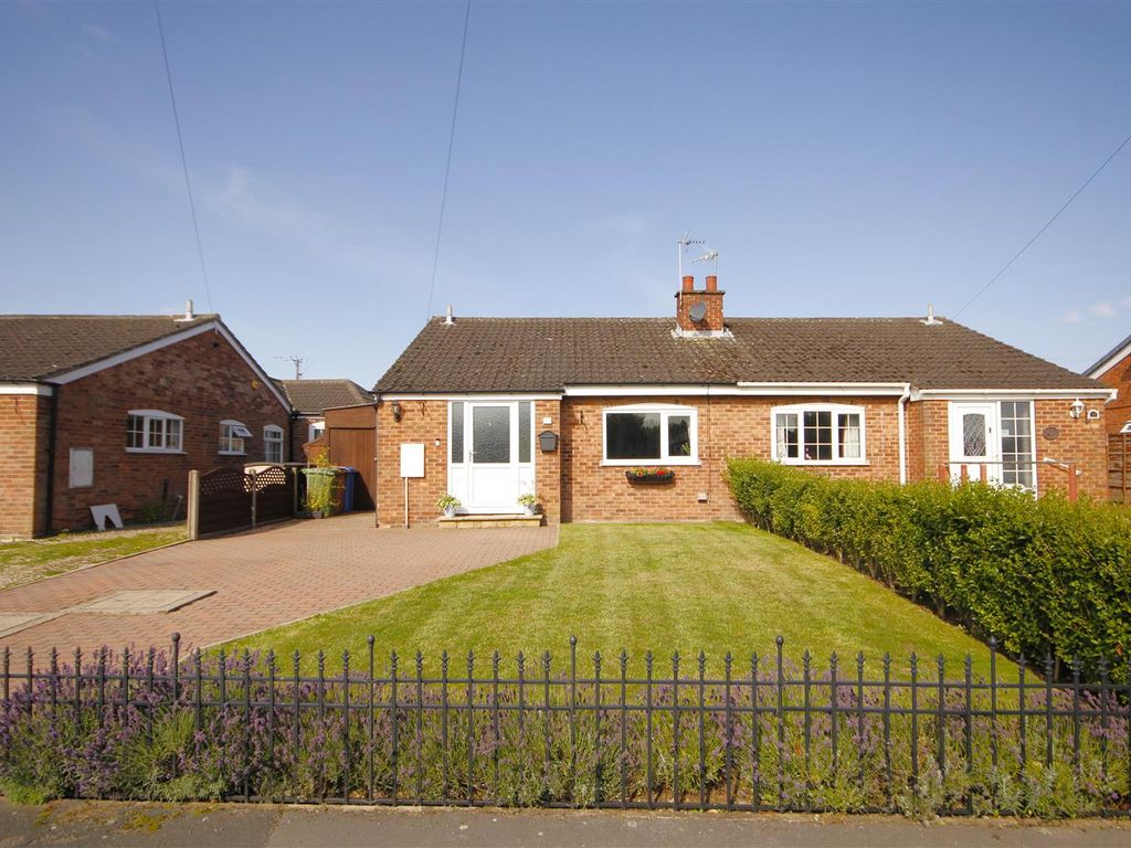 2 bed semidetached bungalow for sale in Moorfield Way, Wilberfoss