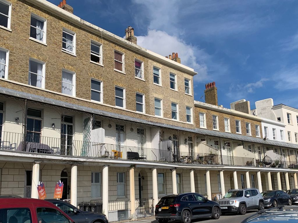 2 bed flat to rent in 6 Wellington Crescent, Ramsgate CT11, £1,100 pcm Zoopla