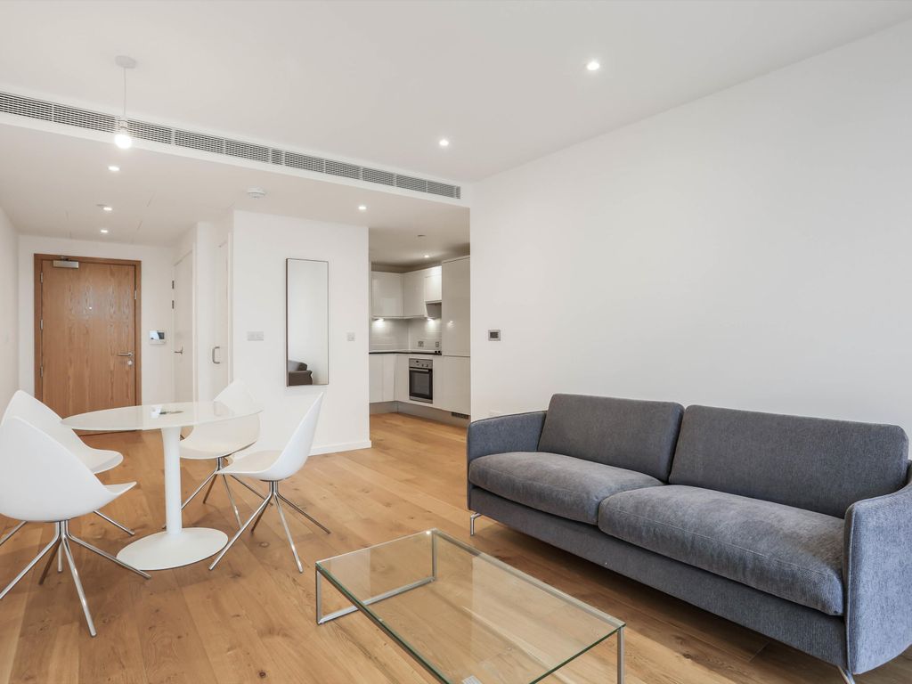 2 bed flat to rent in White City, London W12, £3,142 pcm Zoopla