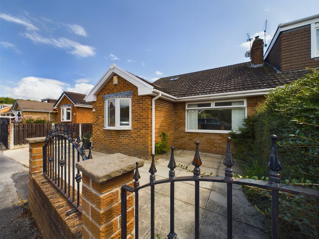 3 bed bungalow for sale in Rimini Rise, Darfield, Barnsley S73, £